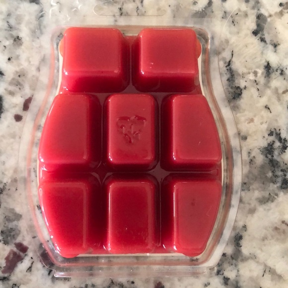 Brand New Scentsy BERRY Tart Bring Back My Wax Bar - Picture 3 of 4
